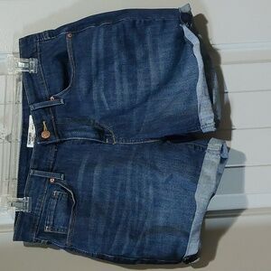 Signature Mid - Rise Shorts Sz 10 Denim